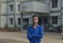 १० साल में ही जर्जर हुआ शासकीय स्कूल भवन