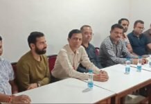 आज खुलेंगे बैंक,कल से 3 दिनों तक लटके रहेंगे शाखाओं में ताले