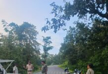 चौक-चौराहों से सुनसान सड़कों तक पुलिस का शिकंजा, खुले में जाम छलकाने वालों पर कार्रवाई,