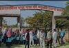 आठ सूत्रीय मांगों को लेकर विद्यार्थियों ने महाविद्यालय के मुख्य गेट पर की तालाबंदी