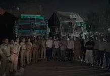 देवास शराब कांड के बाद इंदौर में बड़ा प्रहार, दो कंटेनरों से 3000 पेटी शराब जब्त, दोनों के ड्राइवर फरार