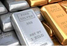 Gold-Silver Prices Crash: अक्टूबर में 40000 रुपये सस्ती हुई चांदी, पहुंची 11 महीने के निचले स्तर पर, सोना का क्या है हाल?