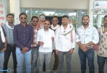 नवरात्रि से पहले देवटोला से टेकाड़ी तक सड़क सुधार की उठी मांग,