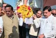 आरएसएस के वरिष्ठ प्रचारक विनोद कुमार का निधन, ‘गांधी’ उपनाम से थे मशहूर, मुख्यमंत्री मोहन यादव ने दिया कंधा