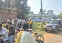 फांसी पर लटका मिला २२ वर्षीय युवक का शव पुलिस ने शुरू की जांच