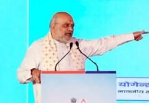 Amit Shah का राहुल गांधी पर हमला, बोले-देश विरोधी ताकतों से मिलते हैं, अगले 30 साल तक नहीं बनेगी कांग्रेस सरकार