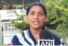 गजब हो गया! महिलाओं ने तोड़ीं परंपरा, पुरुषों के टूर्नामेंट में लड़कों के साथ खेला क्रिकेट; NPL में रचा गया इतिहास